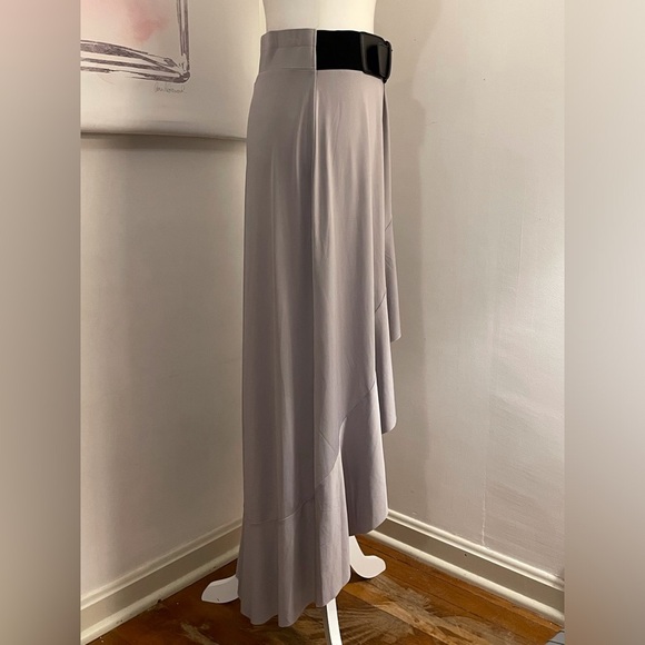 Venus Skirt High-Low with Attached Belt Size M Gray. - Picture 8 of 16